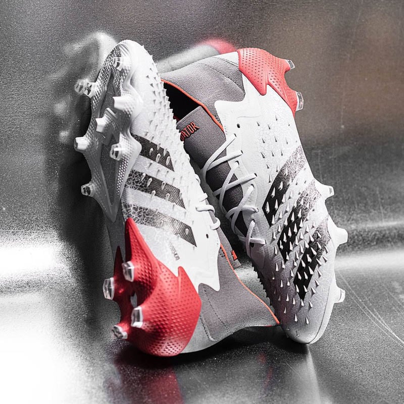 Giày đá bóng Adidas WhiteSpark Predator Freak